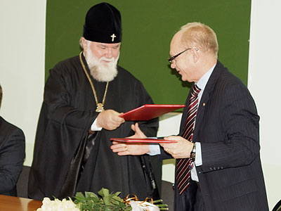 Подписание документов между Митрополией и ИИПКРО, а также между Митрополией и Министерством образования Иркутской области для организации сотрудничества в сфере духовно-нравственного воспитания детей и молодежи