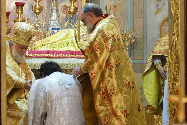 Архиерейское служение в Знаменском соборе в день памяти святителя Николая