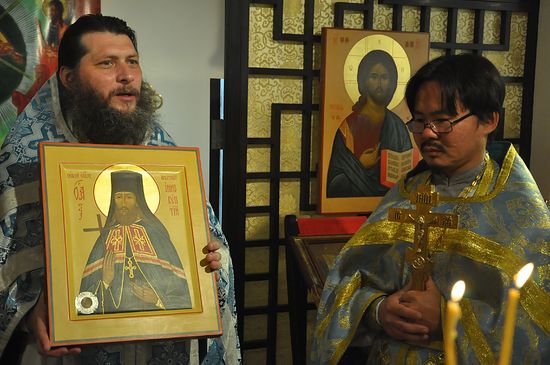 По благословению митрополита Вадима в Гонконг доставили икону Святителя Иннокентия
